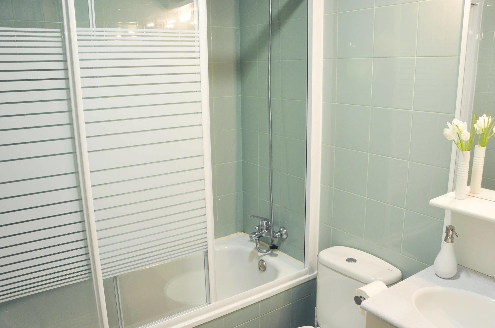 Residencia Universitaria Resa Blas De Otero Apartment *