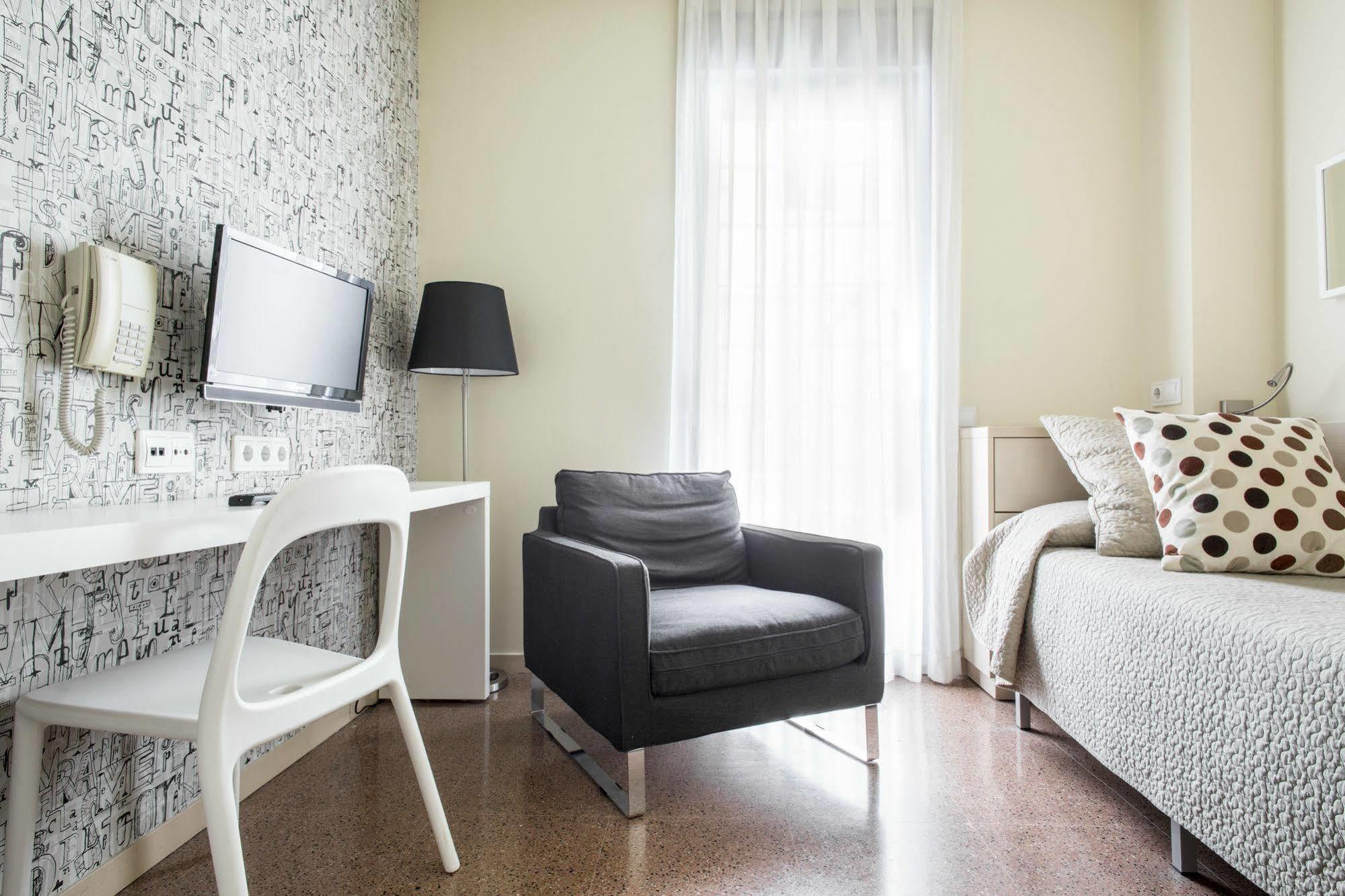 Residencia Universitaria Resa Blas De Otero Apartment *